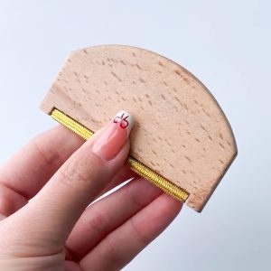 Plastic-Free Wooden Lint Remover